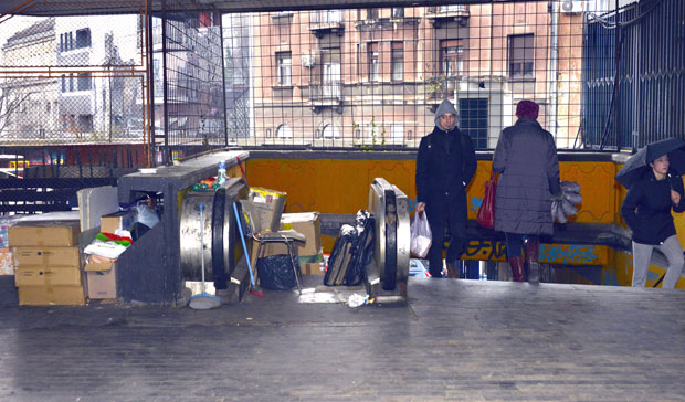 Покретне степенице у центру престонице неисправне 15 година! 